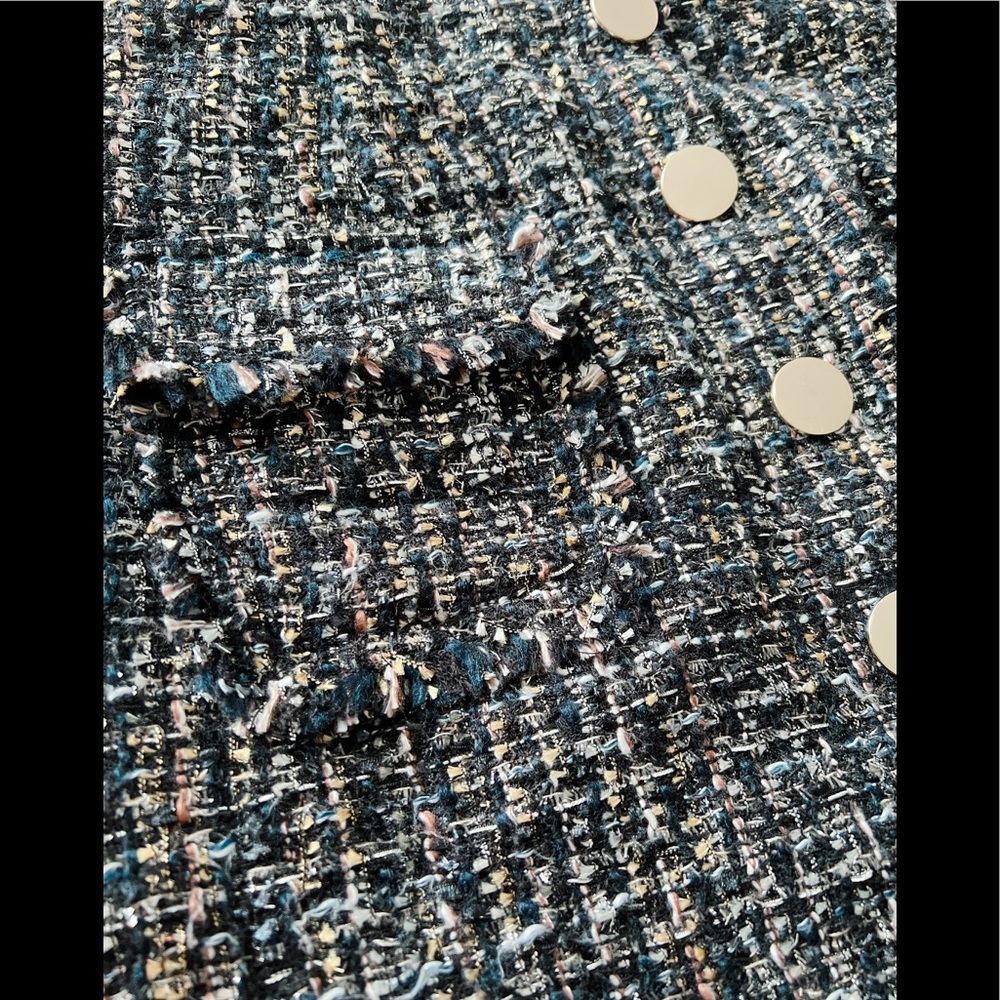 Textured Mini Skirt - Picture 4 of 8